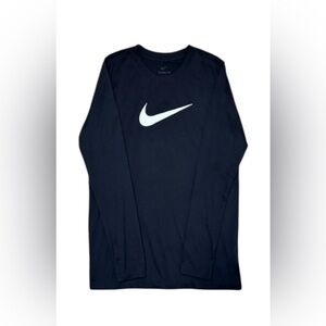 The Nike Tee, Boy's T-shirt, size XL, black, long sleeve